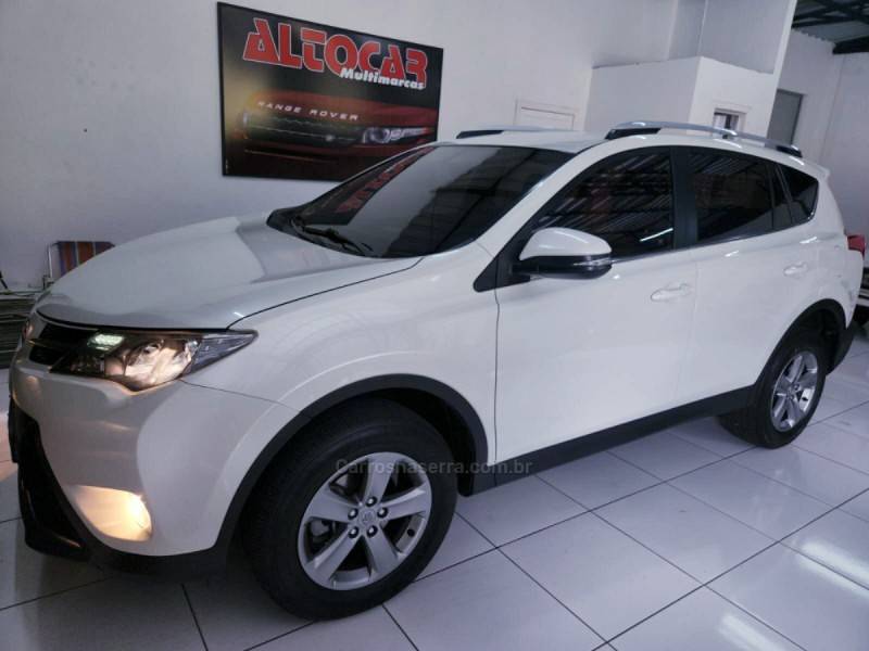 TOYOTA - RAV4 - 2013/2014 - Branca - R$ 94.900,00