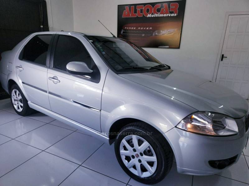 FIAT - SIENA - 2011/2012 - Prata - R$ 35.900,00