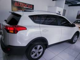 TOYOTA - RAV4 - 2013/2014 - Branca - R$ 94.900,00