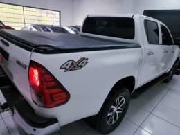 TOYOTA - HILUX - 2019/2020 - Branca - R$ 158.900,00