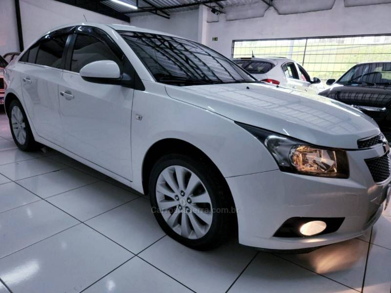 CHEVROLET - CRUZE - 2013/2014 - Branca - R$ 67.900,00