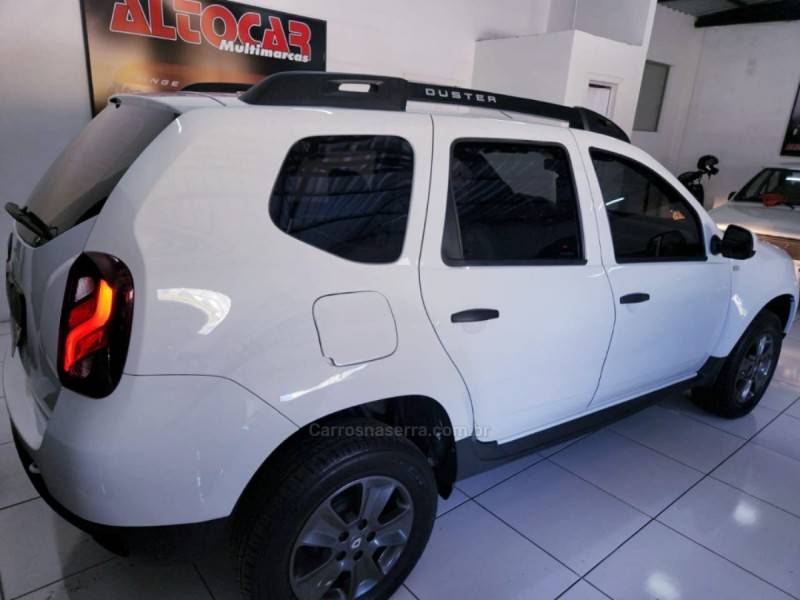 RENAULT - DUSTER - 2018/2019 - Branca - R$ 72.900,00