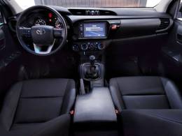 TOYOTA - HILUX - 2021/2021 - Branca - R$ 160.900,00