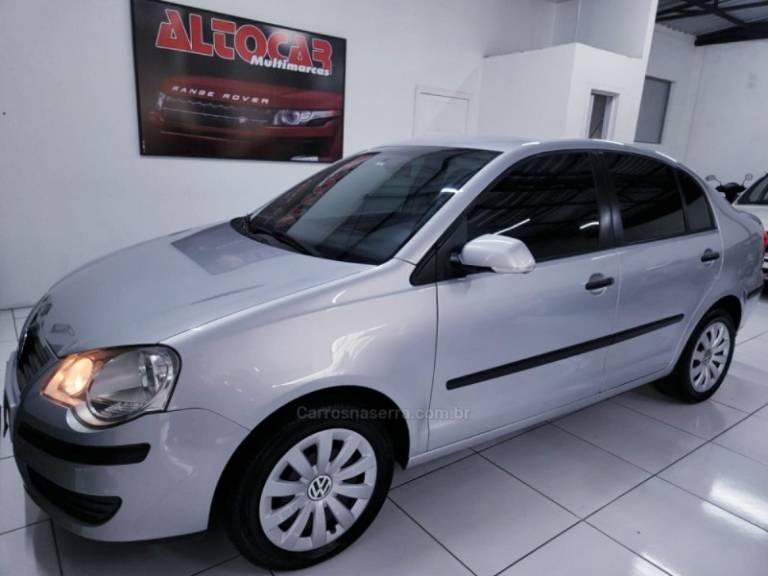 VOLKSWAGEN - POLO SEDAN - 2009/2010 - Prata - R$ 37.900,00