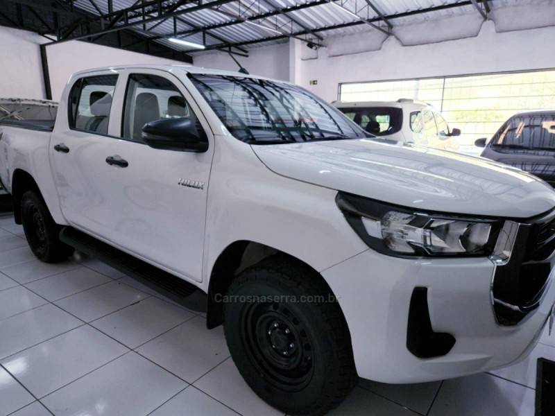 TOYOTA - HILUX - 2021/2021 - Branca - R$ 160.900,00