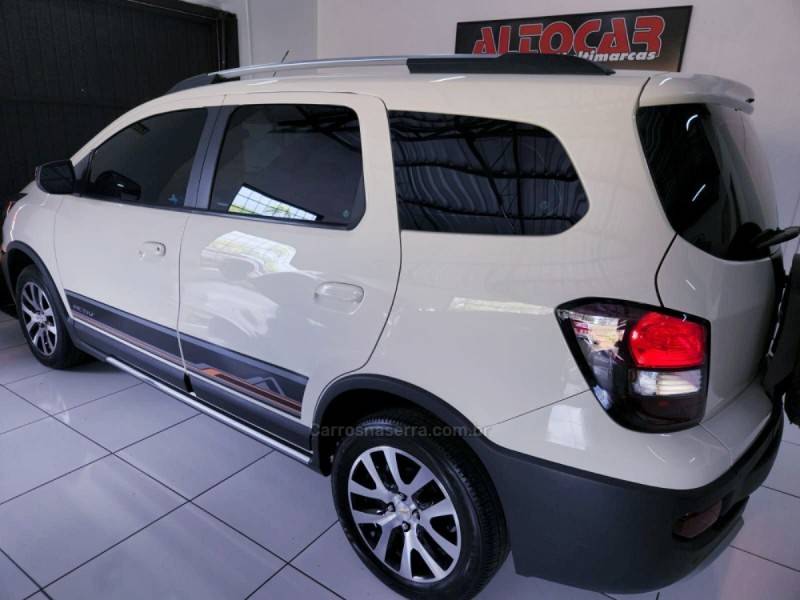 CHEVROLET - SPIN - 2014/2015 - Branca - R$ 59.900,00