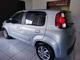 FIAT - UNO - 2013/2014 - Prata - R$ 37.900,00