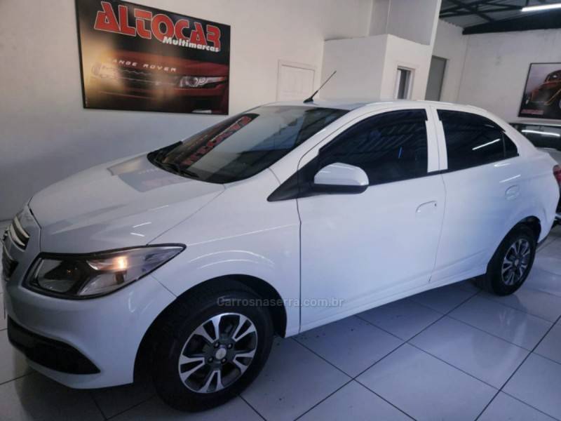 CHEVROLET - PRISMA - 2013/2014 - Branca - R$ 45.900,00