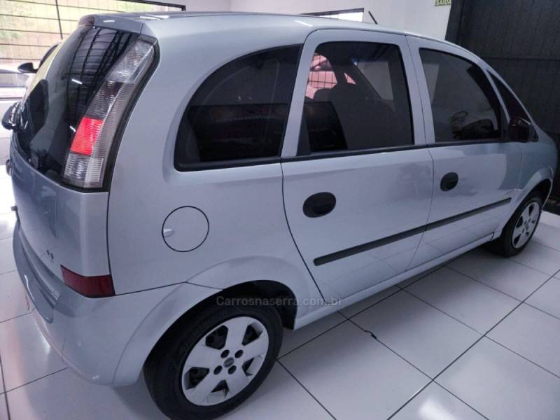 CHEVROLET - MERIVA - 2009/2010 - Prata - R$ 31.900,00